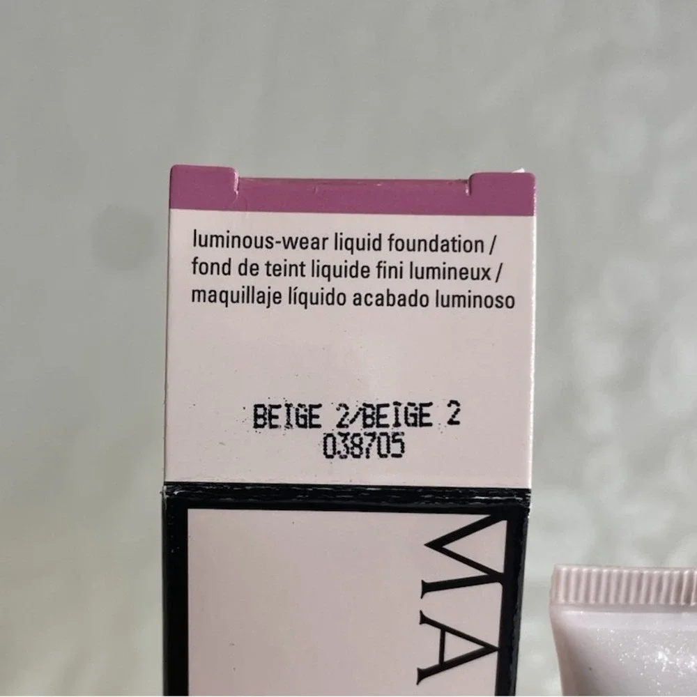 Mary Kay Timewise Luminous-Wear Liquid Foundation Beige 2 038705 NEW IN BOX
